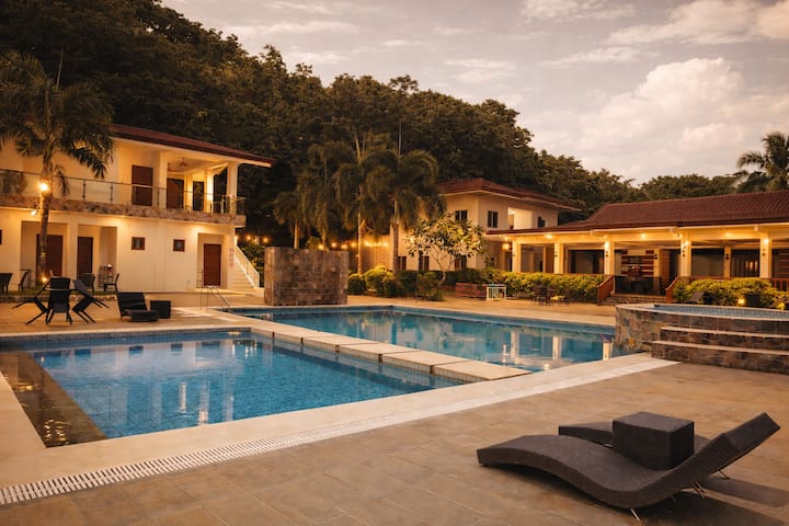 Villa Escondido | Exclusive Private Resort - Lipa