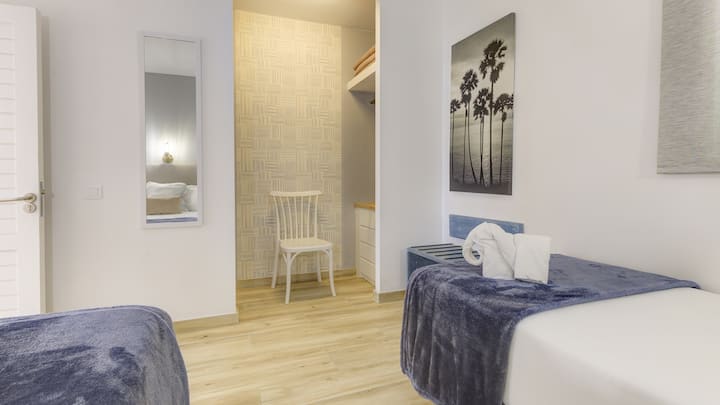 Schlafzimmer 1