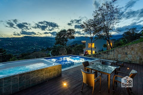 Super House with Pool/Jacuzzi and the Best View!