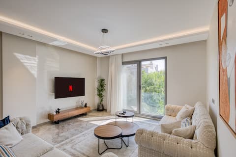 Panoramic Pool View | 3-BR Apartment | Silver Palm