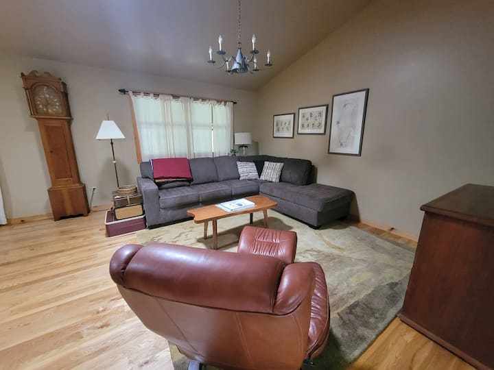 Luxury Solar Envelope Home W/ Indoor Sauna - Oshkosh, WI