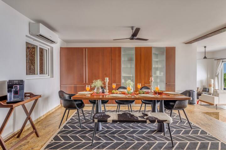 Dining area image 3