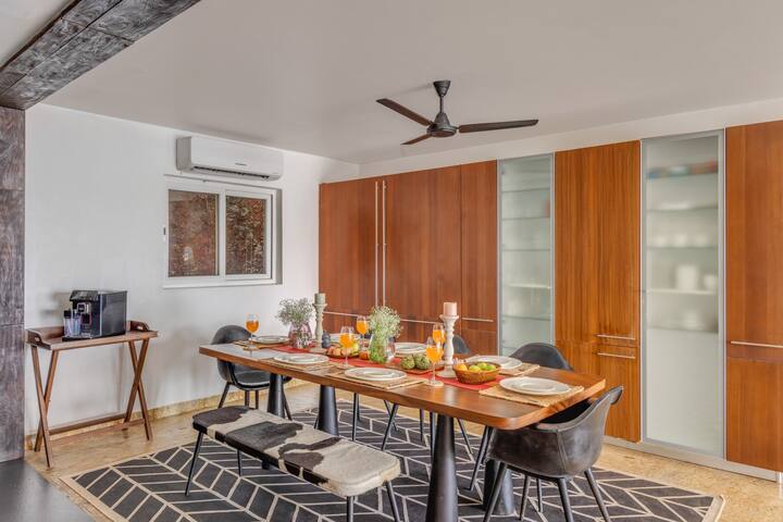 Dining area image 4