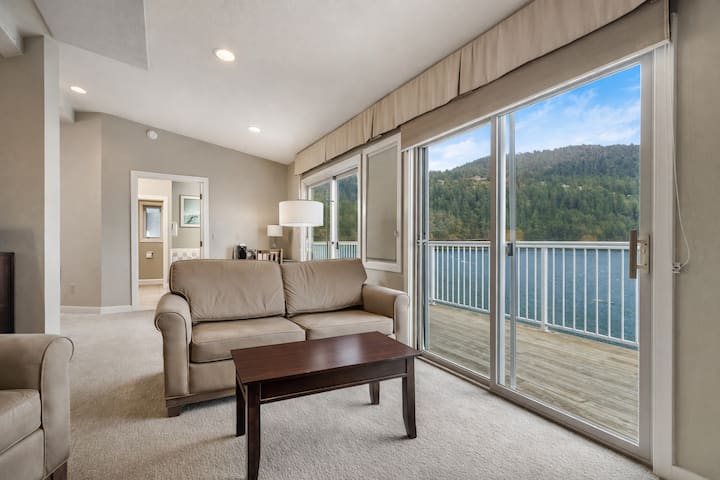 Private Cliffside Suite With Ocean Views - Orcas Island, WA