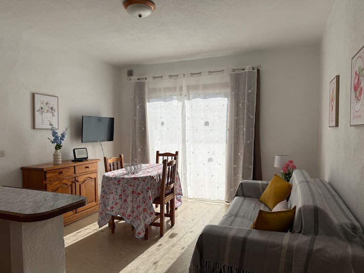 Central Location, Pool View, Sunny, Quiet. E - Playa de las Américas