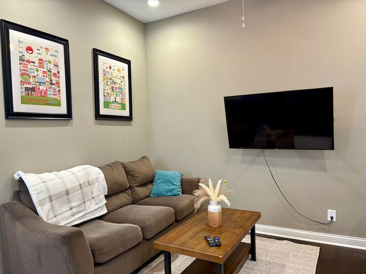 Cozy Gem Mins From U Of L Hospital & Downtown - KFC Yum! Center