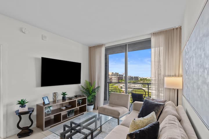 Modern 2 Bedroom Condo Doral Miami Stay - Doral