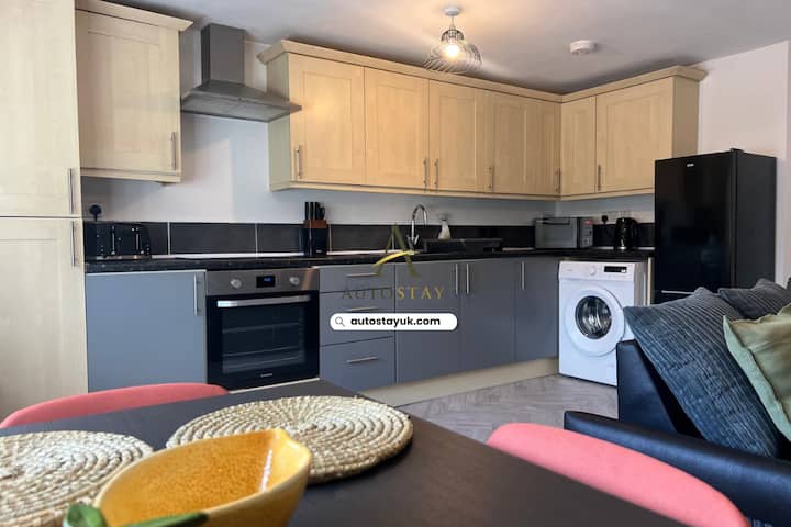 Modern Flat | Long Stays | Monthly Discount! - Redhill