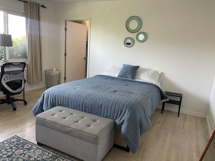 Private Room In The Middle Of La - Los Angeles, CA
