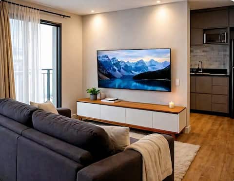 Popular Airbnb listing: Premium Studio • Balcony • Pool View • Air Conditioning in Osasco