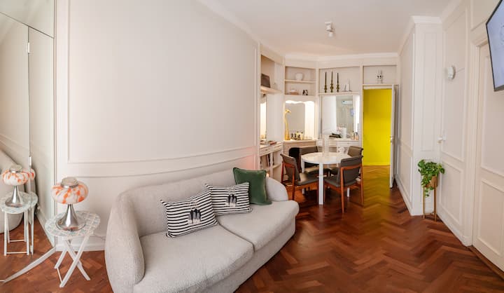 Kitnet em prédio histórico em Retiro