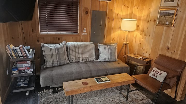 The Studio With A View. Bring Your Dog, Too! - Vermont