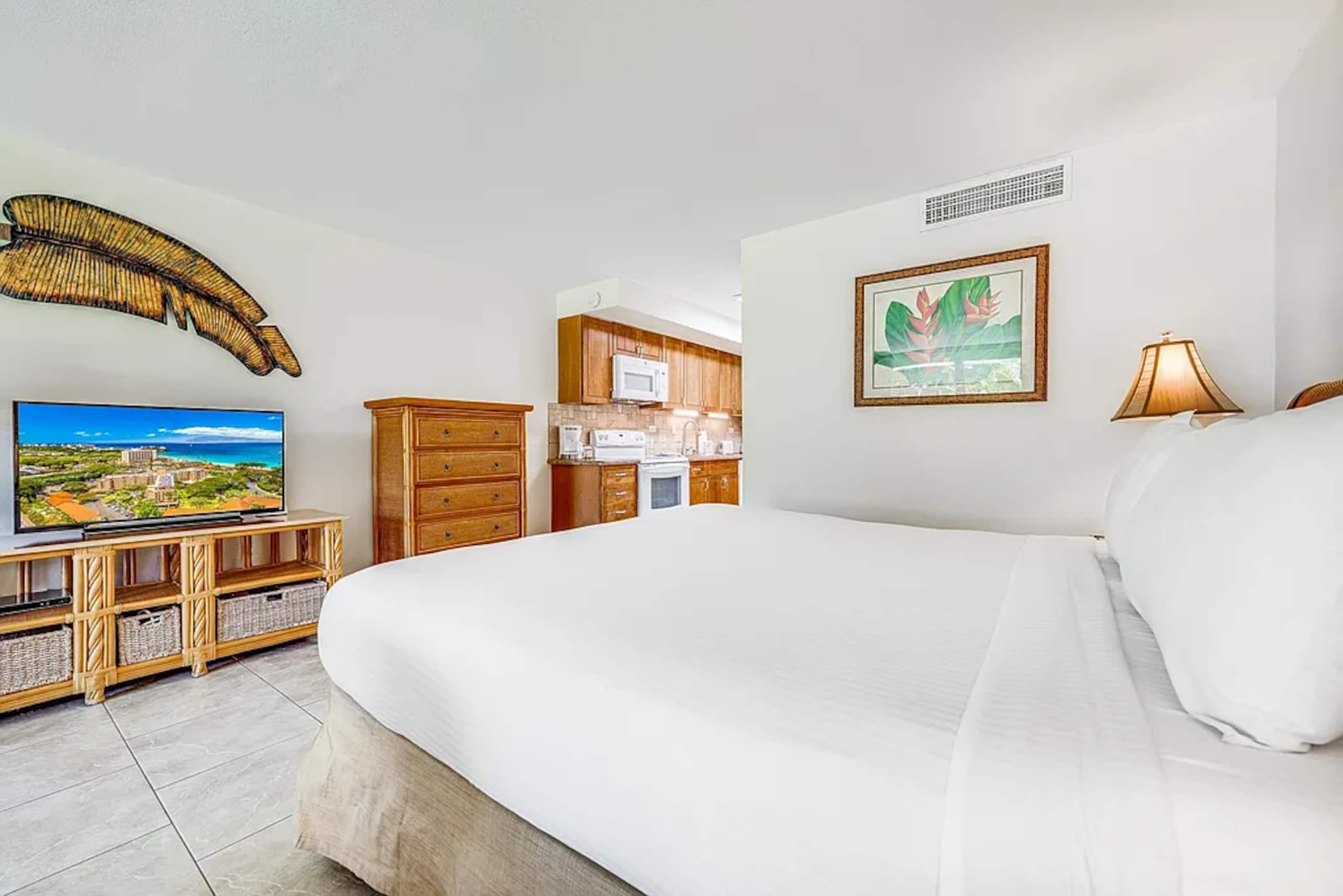 Condo in Lahaina · ★4.75 · 1 bedroom · 2 beds · 1 bath - Image 8