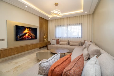 Calm & Cozy Apartment Near the Airport
