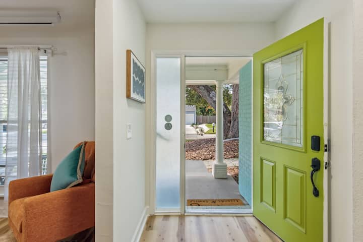 Fox Hollow | Peaceful Fruit Forest Getaway - Jacksonville Beach, FL