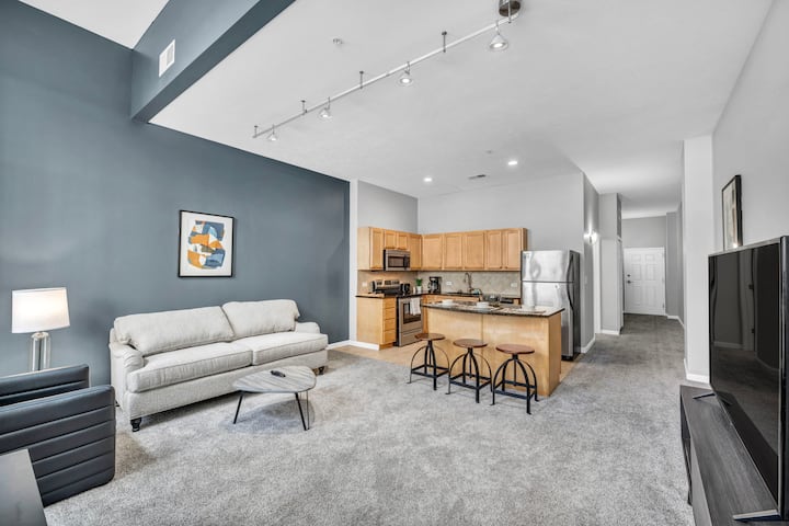 Epic Downtown Pad • Entertain & Unwind - Cleveland