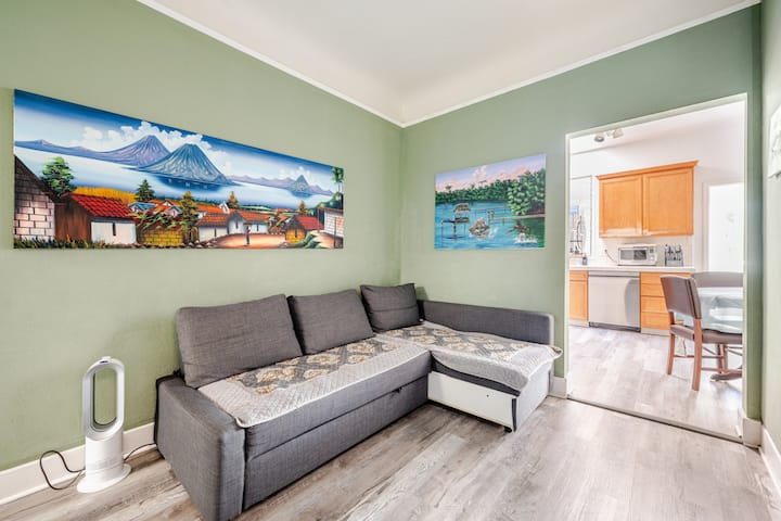Private Room In Stylish Mission/valencia Home - San Francisco, CA