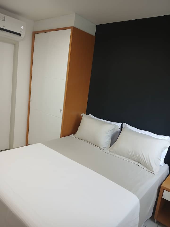 Apart Hotel 1 Suite Com Ar, Wi-fi Praia Do Canto. - Vitória