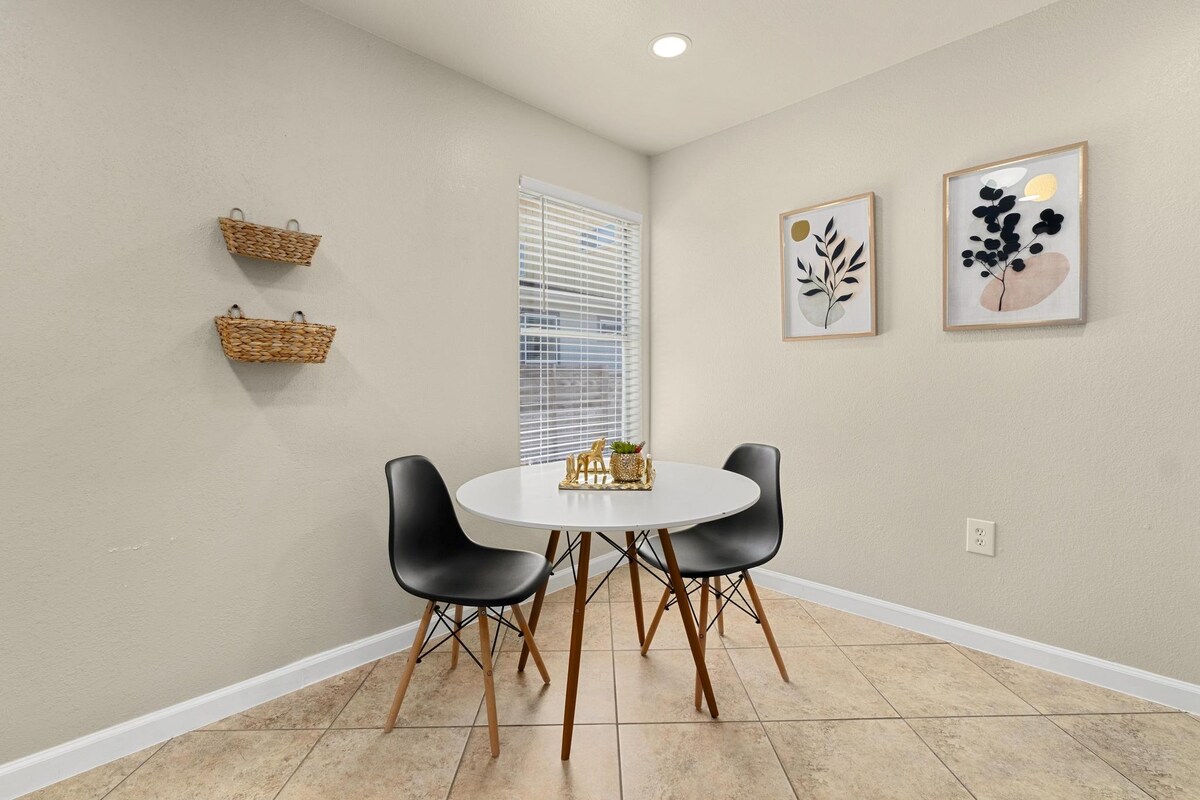 Cozy Austin Retreat | 2BR Near Downtown & UT