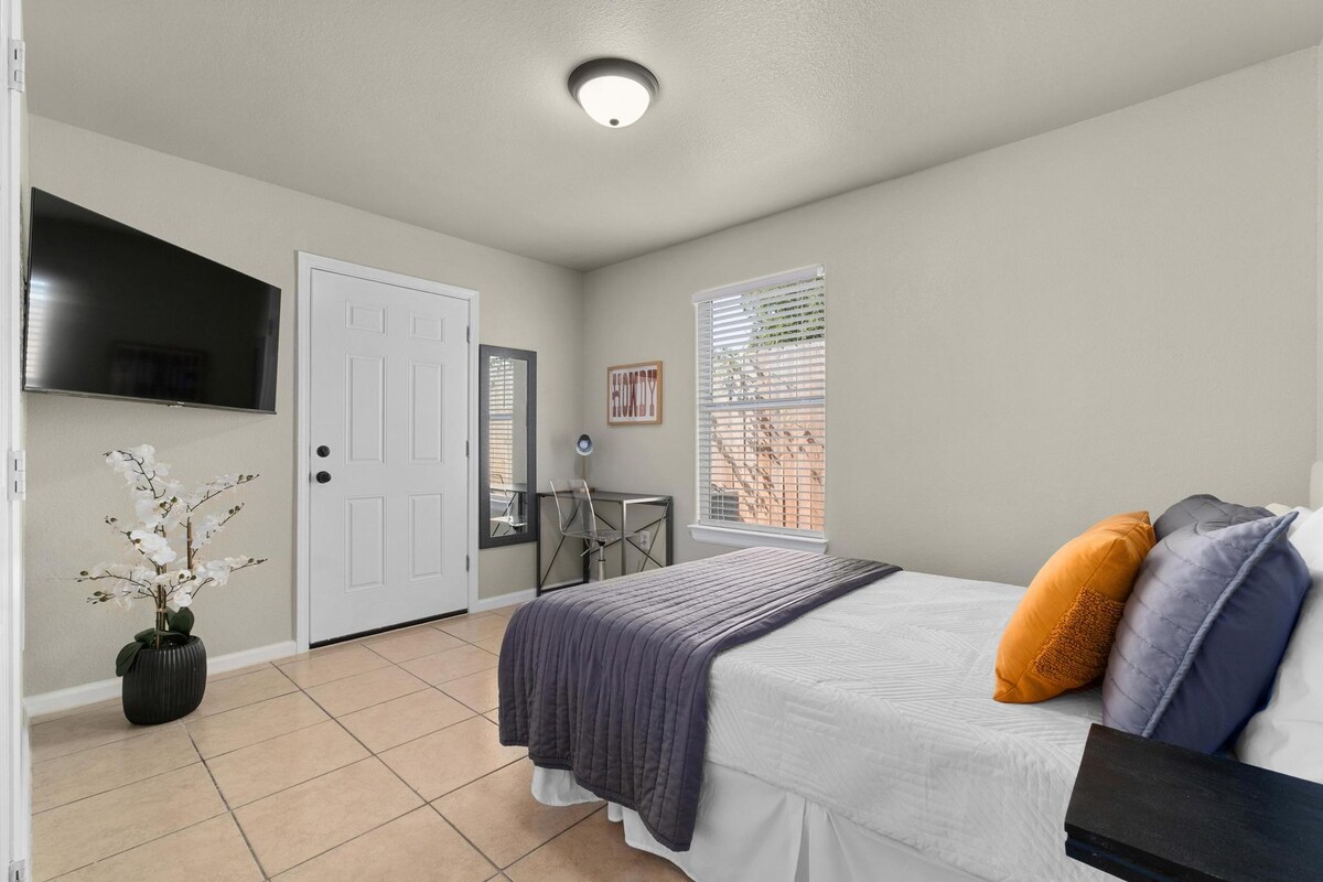 Cozy Austin Retreat | 2BR Near Downtown & UT