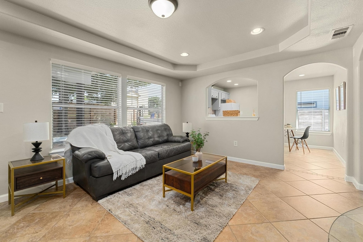 Cozy Austin Retreat | 2BR Near Downtown & UT