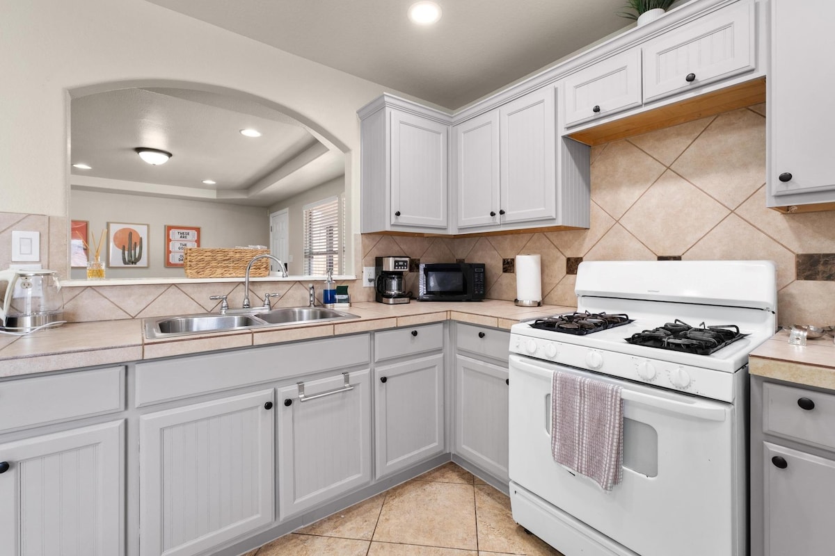 Cozy Austin Retreat | 2BR Near Downtown & UT