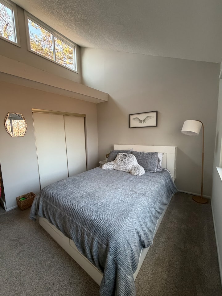 Modern 3br Duplex | 30 Min To World Cup & Kc - Olathe, KS
