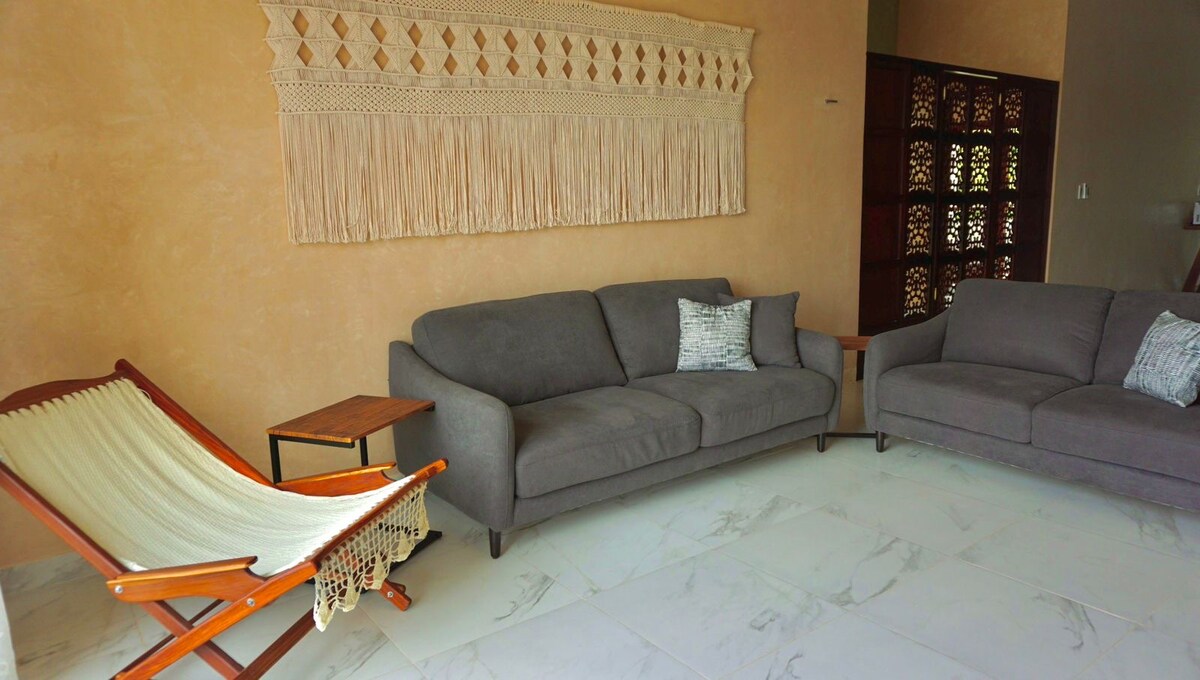 Top performing Airbnb: Colibri Apartment in Valladolid