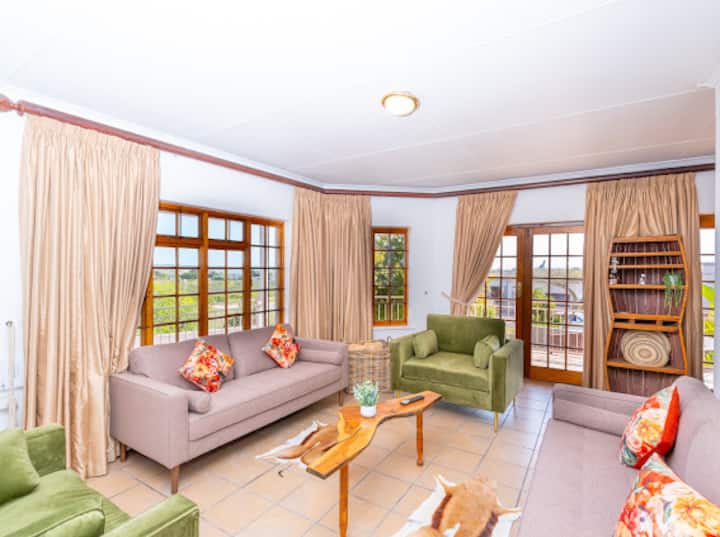 Unique Family Detached Home With Sea Views - Langebaan