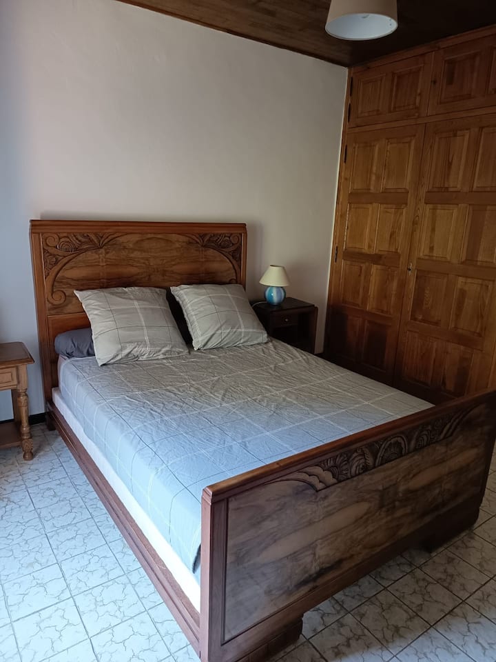 Dhomë gjumi 2