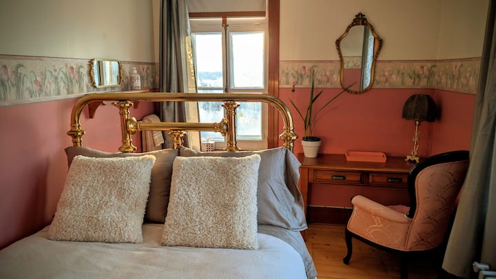 Tulip Room
