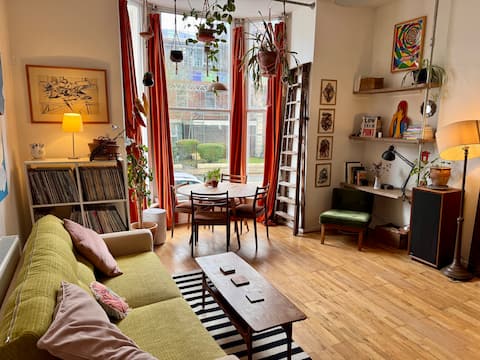 Top performing Airbnb: Georgian Duplex | Garden + Free Parking in Princes Park