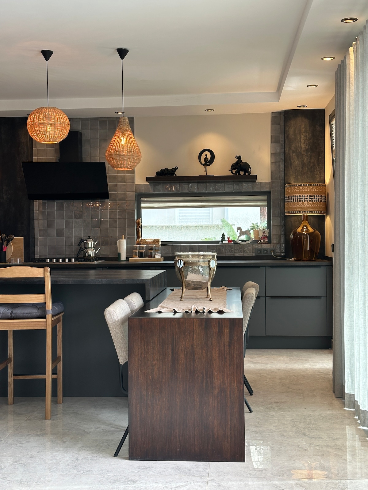 Doğayla İç İçe Zarif Villa | Sonsuzluk Havuzu