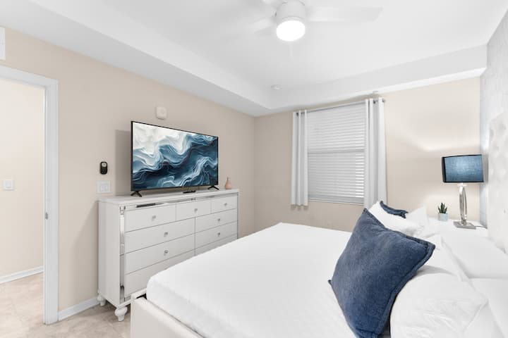 ¡Suite principal con cama tamaño KING!#Disney #StoreyLake #Apartamento #Vacaciones #Alquiler #Orlando #Kissimmee
