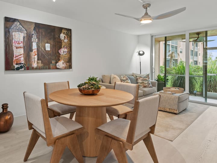 Coastal Condo- 5 Mins To Beach | Golf Course Views - ネープルズ, FL