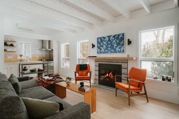 The Narrowsberger Cabin + Bunkhouse - Narrowsburg, NY