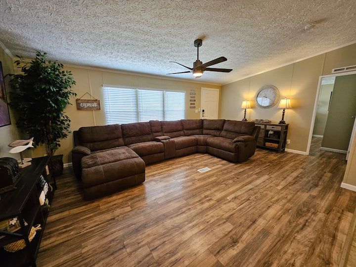 Fisherman's Hideaway! Home On Canal In Okeechobee! - Okeechobee, FL