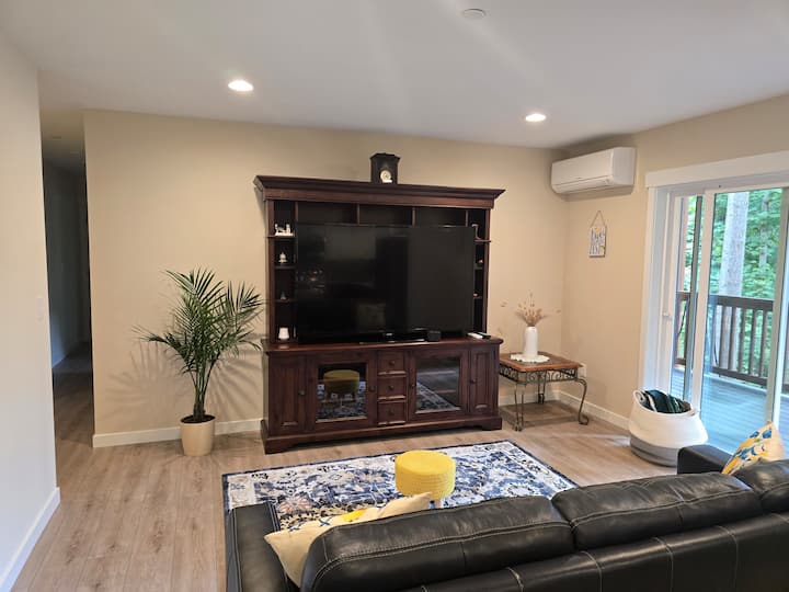 Green Oasis In The City, Modern 2br +Office, Deck - Federal Way, WA