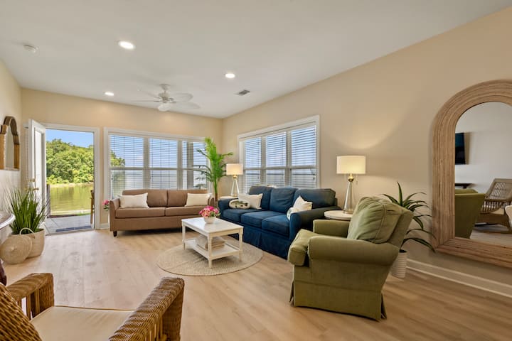 Luxurygrndfloorcornerlakeviewpoolgolffishboatparks - Santee, SC