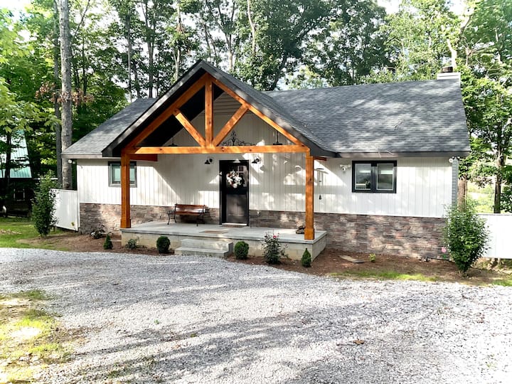 Lynn Haven - Peaceful Cliff Side Cottage - Sewanee, TN