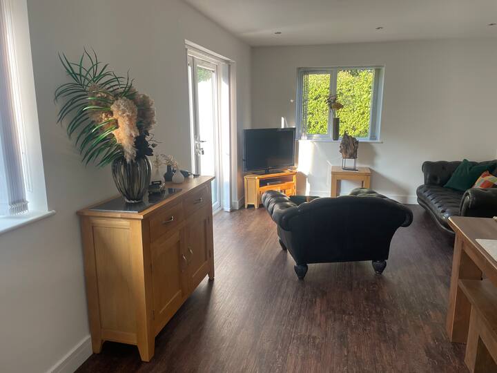 Brand New Three Bedroom Luxury Bungalow - 什羅浦夏