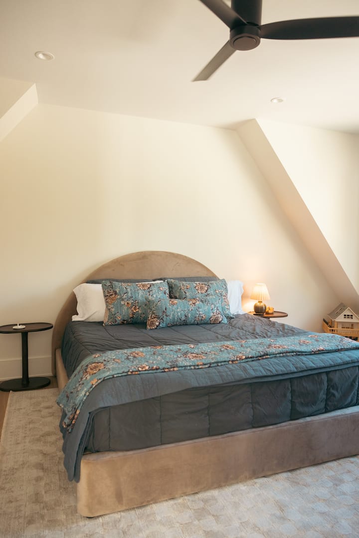2nd Bedroom Main House 