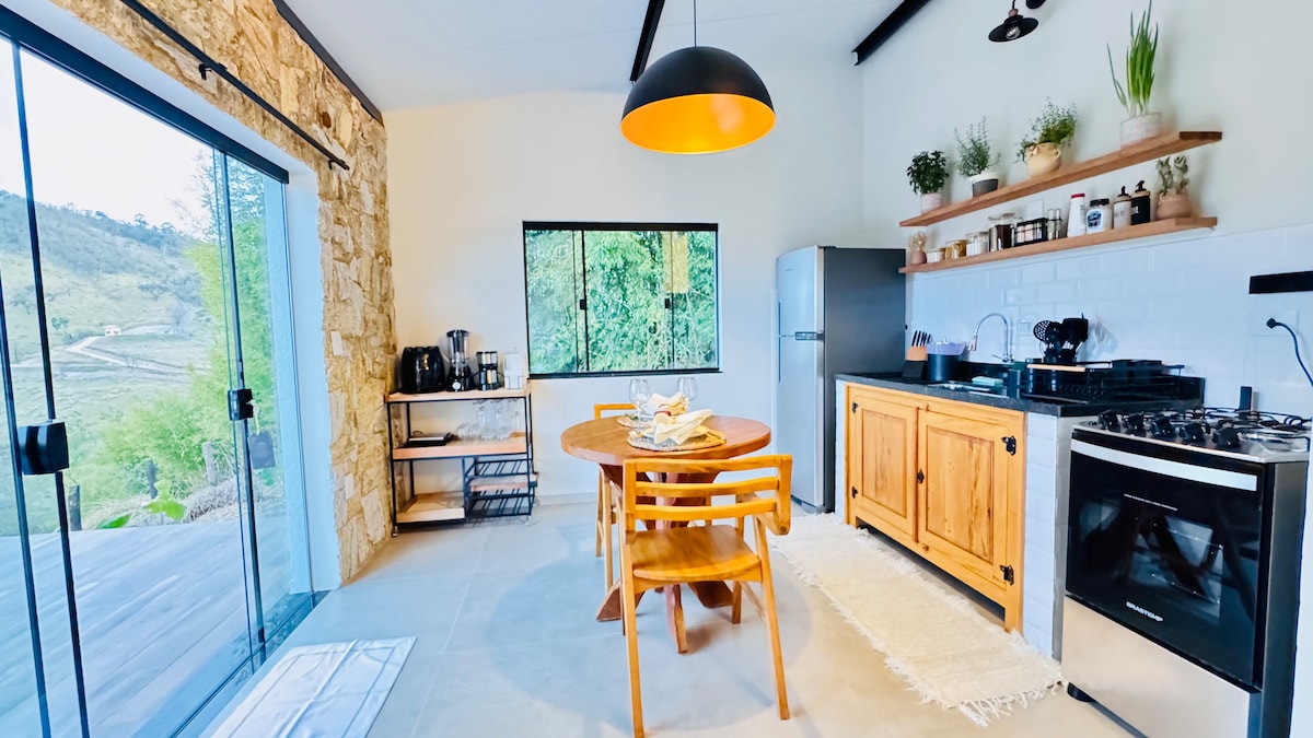 Top performing Airbnb: Cabin with pool and heated Jacuzzi in Piracaia