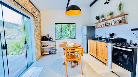 Top performing Airbnb: Cabin with heated pool, Jacuzzi and fireplace in Piracaia