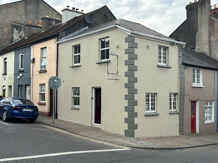 Ballina House — Ballina (ballycowan By.)