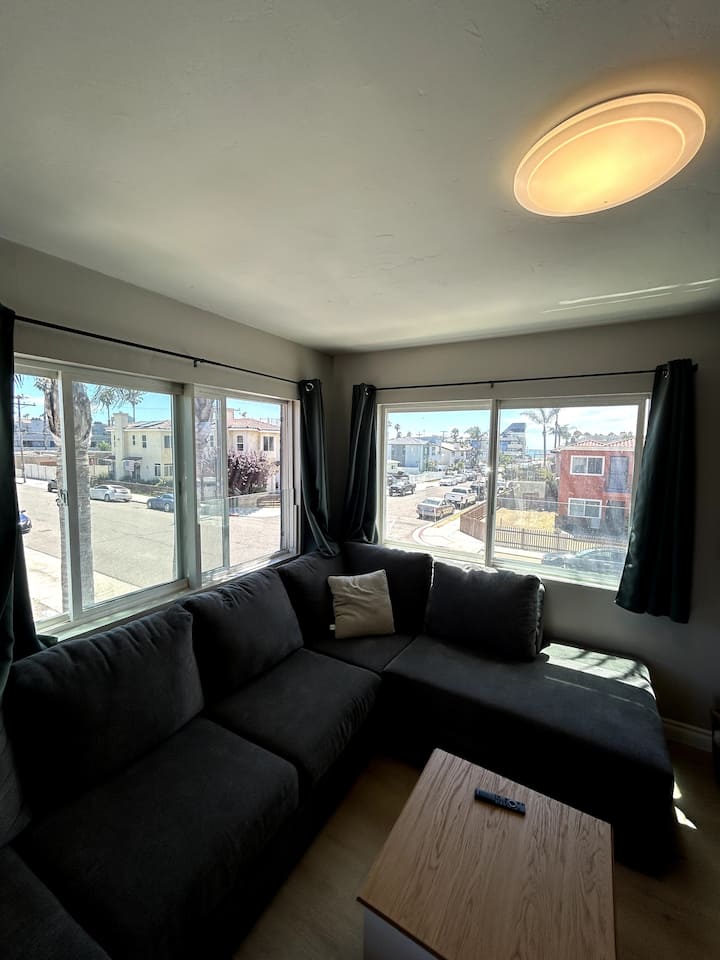 Imperial Beach Upstairs Apartment With View, Deck - Imperial Beach, CA