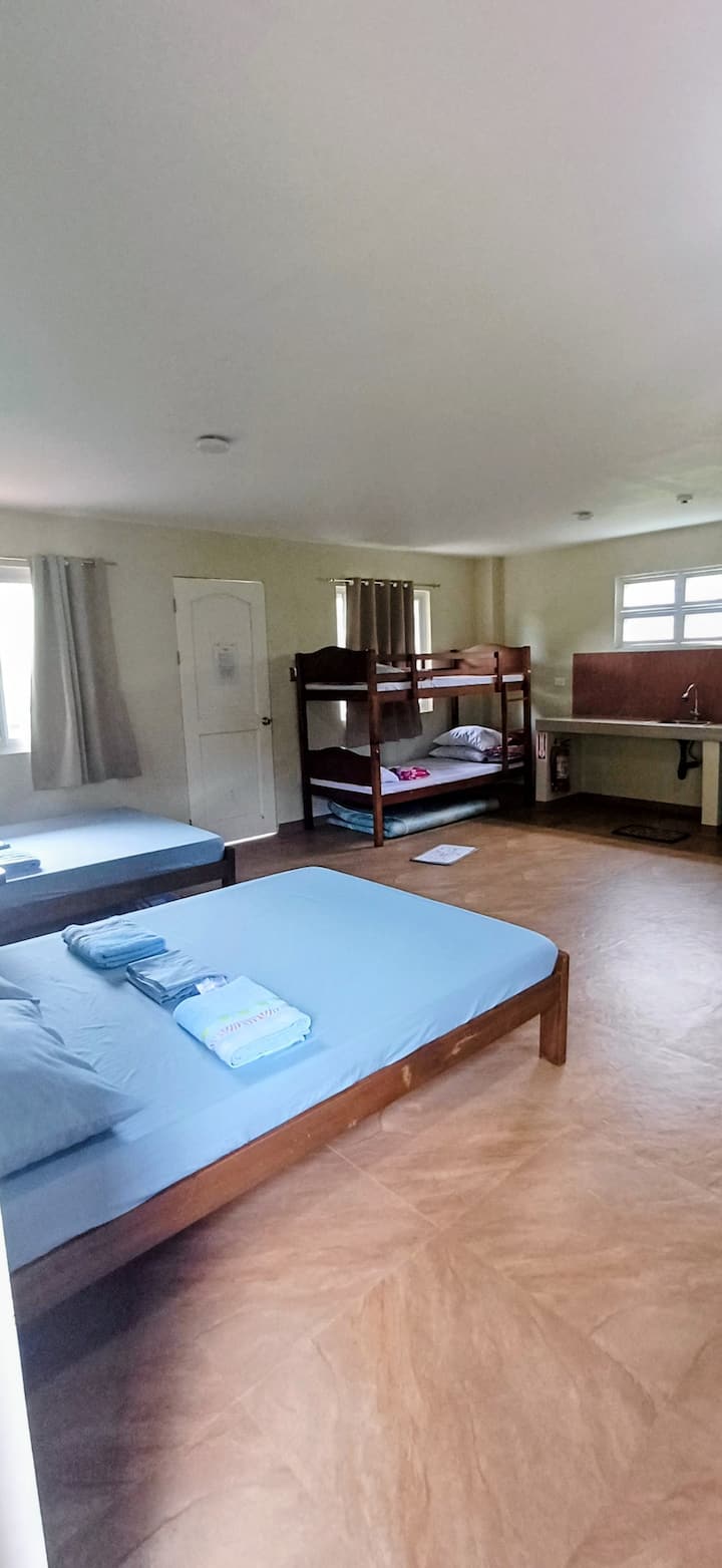 Suki Beach Resort 3-3 Family Aircon Room - Matnog