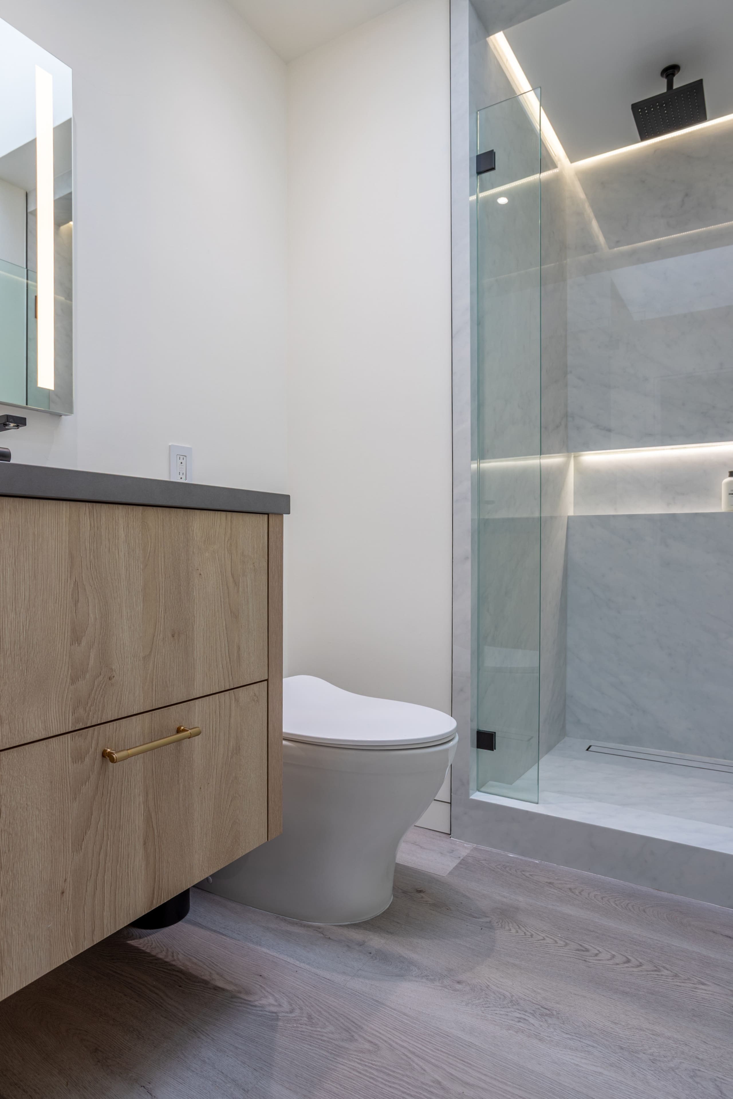 Home in San Francisco · ★4.97 · 2 bedrooms · 2 beds · 2 baths - Image 33