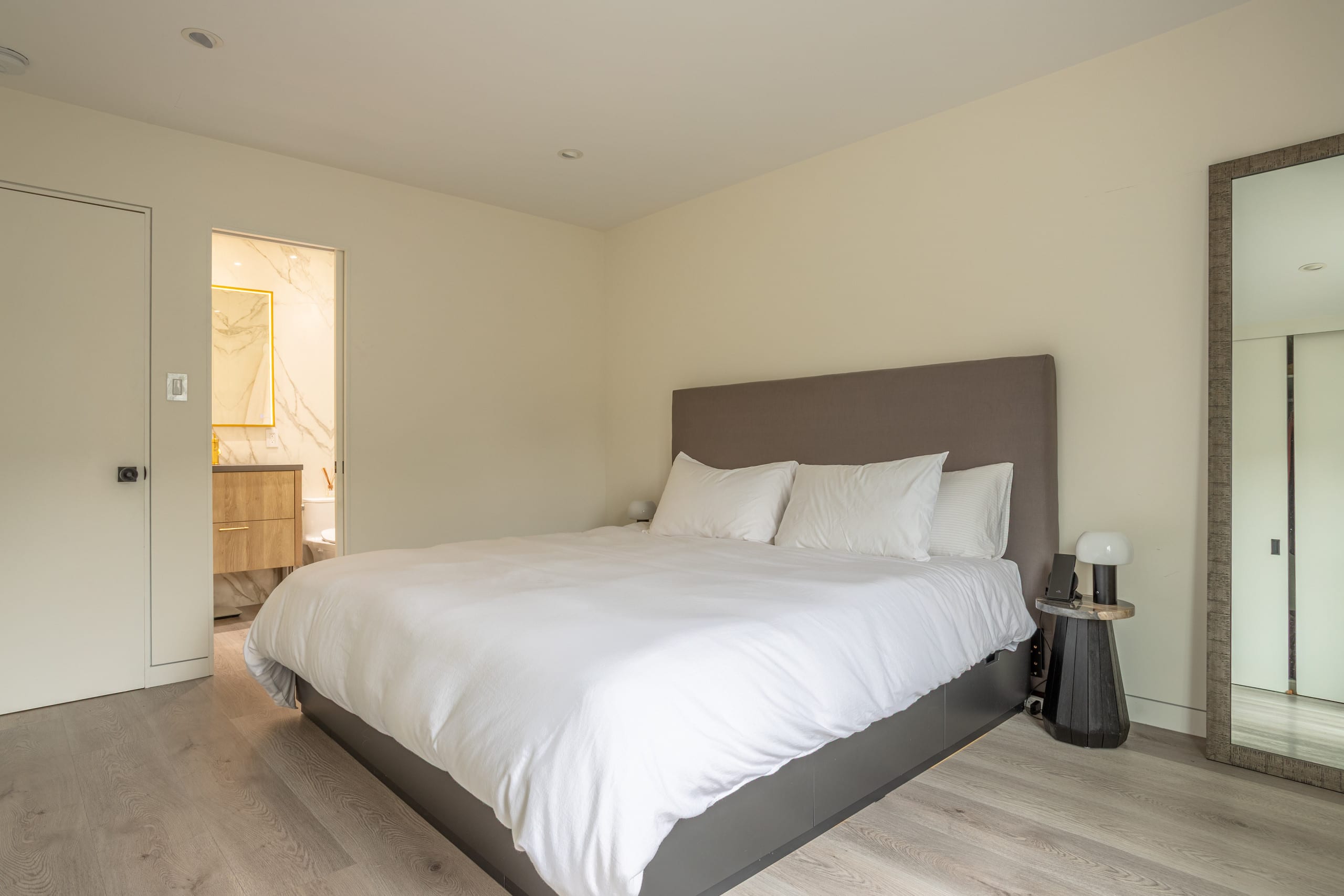 Home in San Francisco · ★4.97 · 2 bedrooms · 2 beds · 2 baths - Image 22