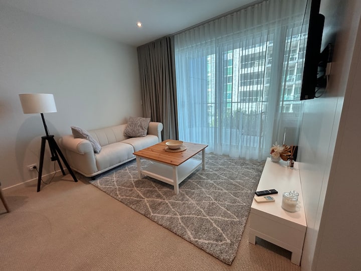 Comfort Of Home ~Pool~gym~sauna~secure Parking - Adelaida